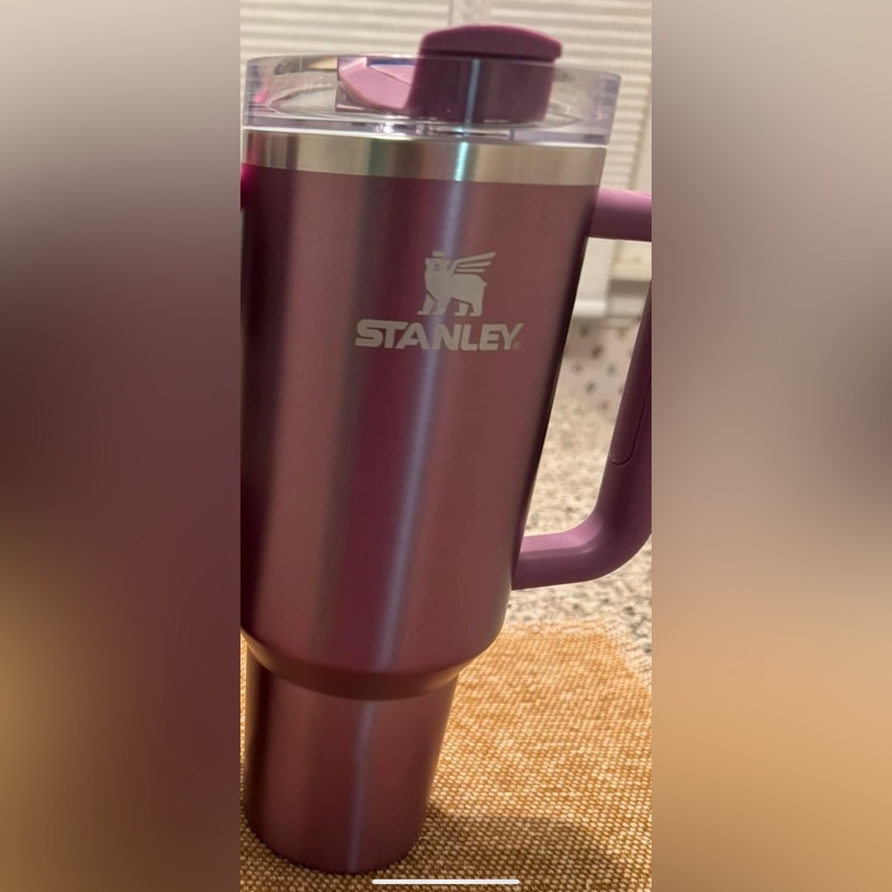 Stanley Primrose Glow Quencher 40oz.